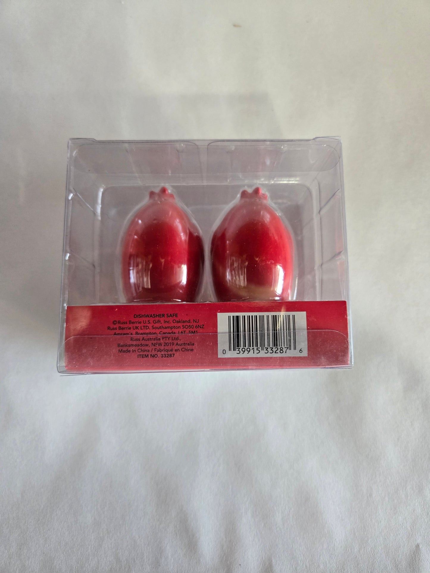 Cardinal salt and pepper in box