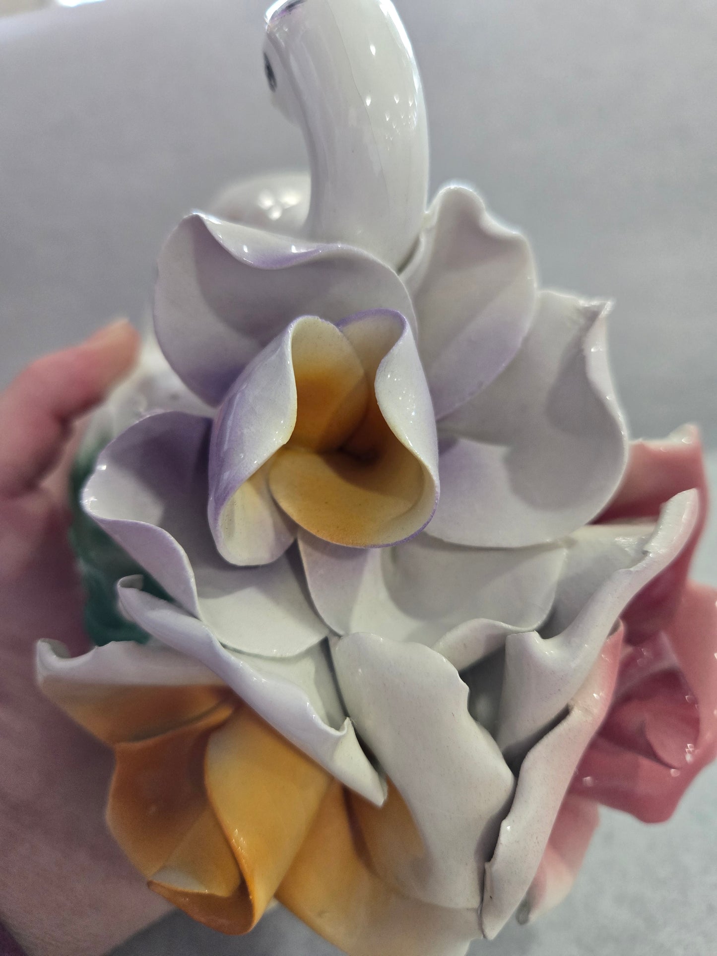 Capodimonte Swan with Three Roses