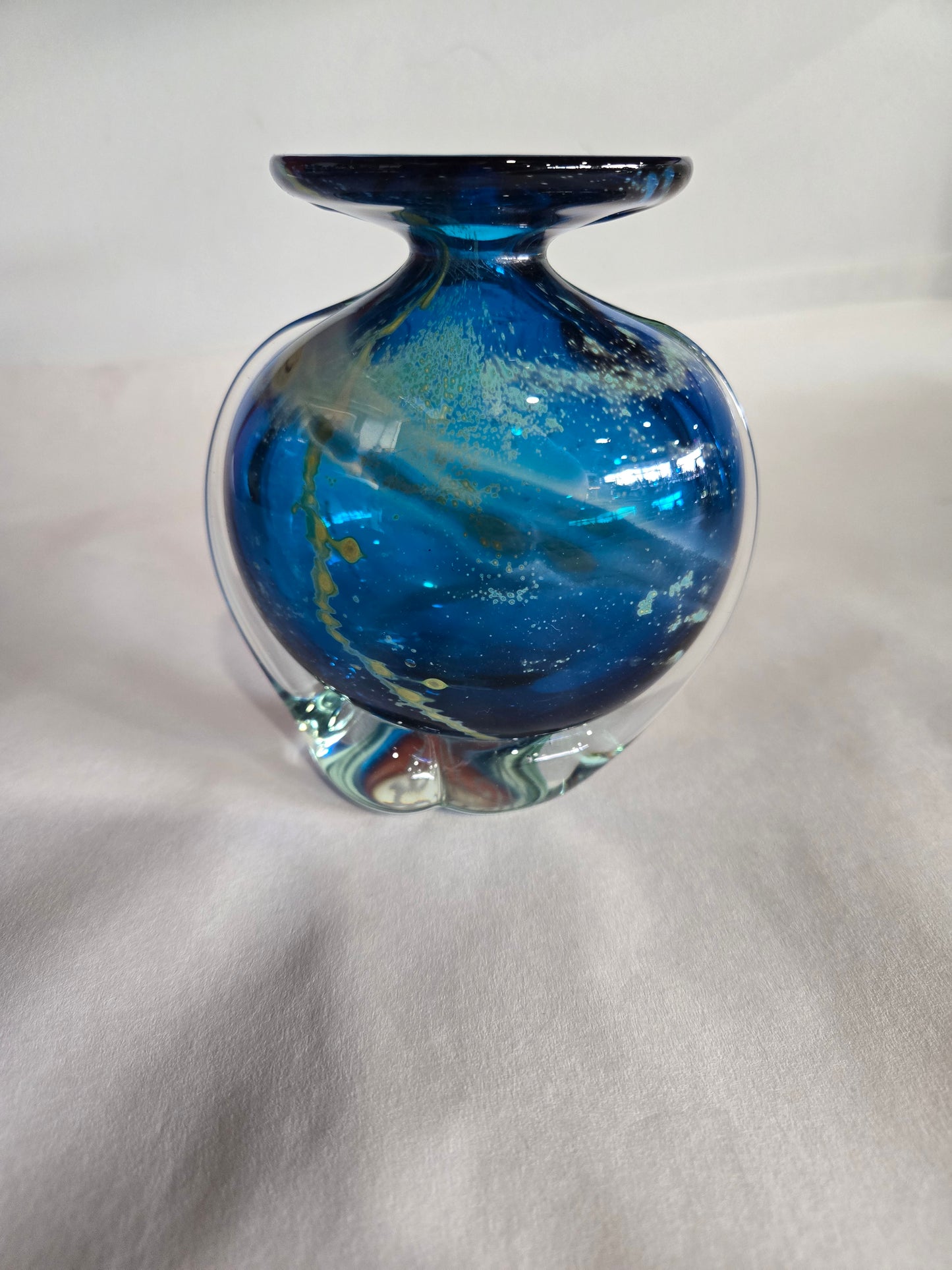 Vtg Madina Art Glass Vase in Sand and Sea Pattern
