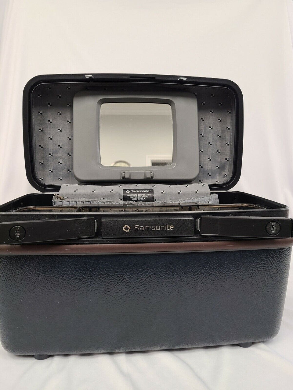 Vintage Samsonite Navy Blue Silhouette Train Case