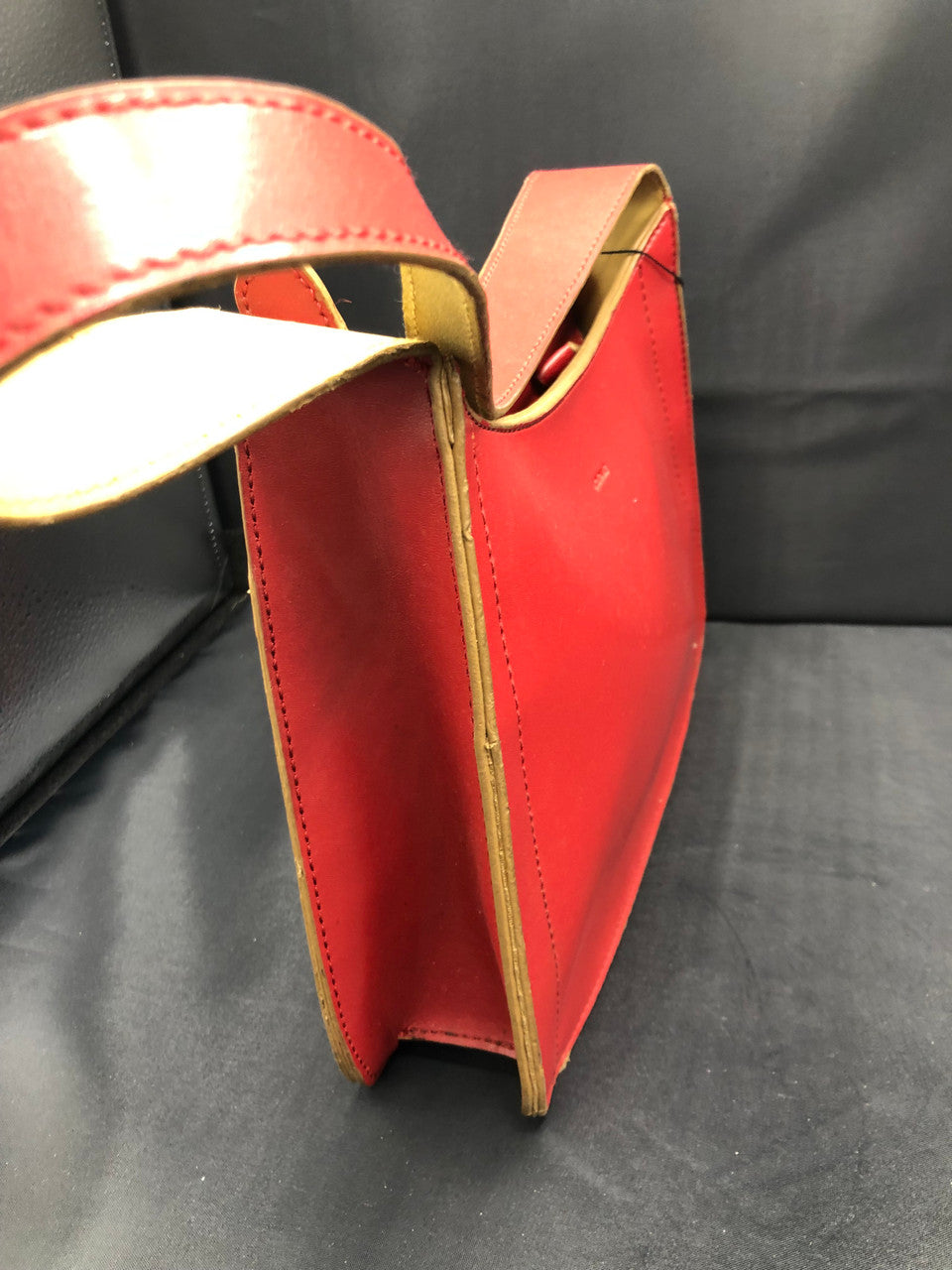Mondani Red Shoulder Bag