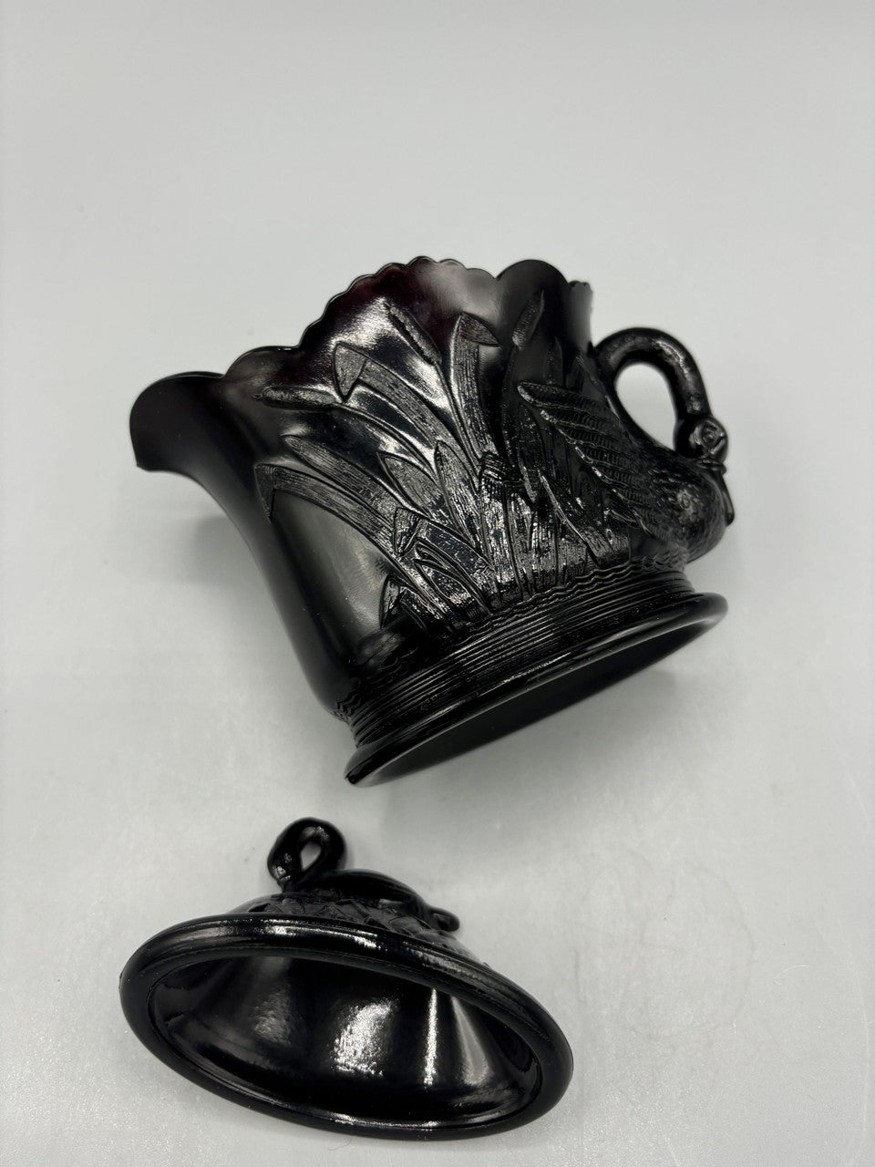 Westmoreland Swan lidded creamer