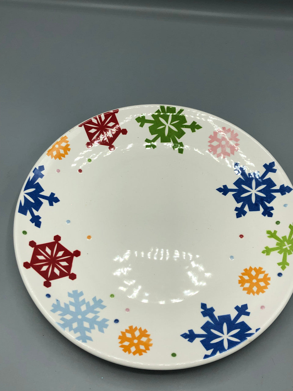 Multi colored Snowflake Platter "Sleddin Hill"