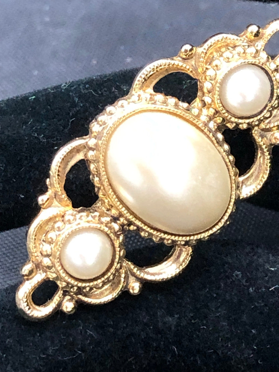 1928 Faux Pearl lapel pin