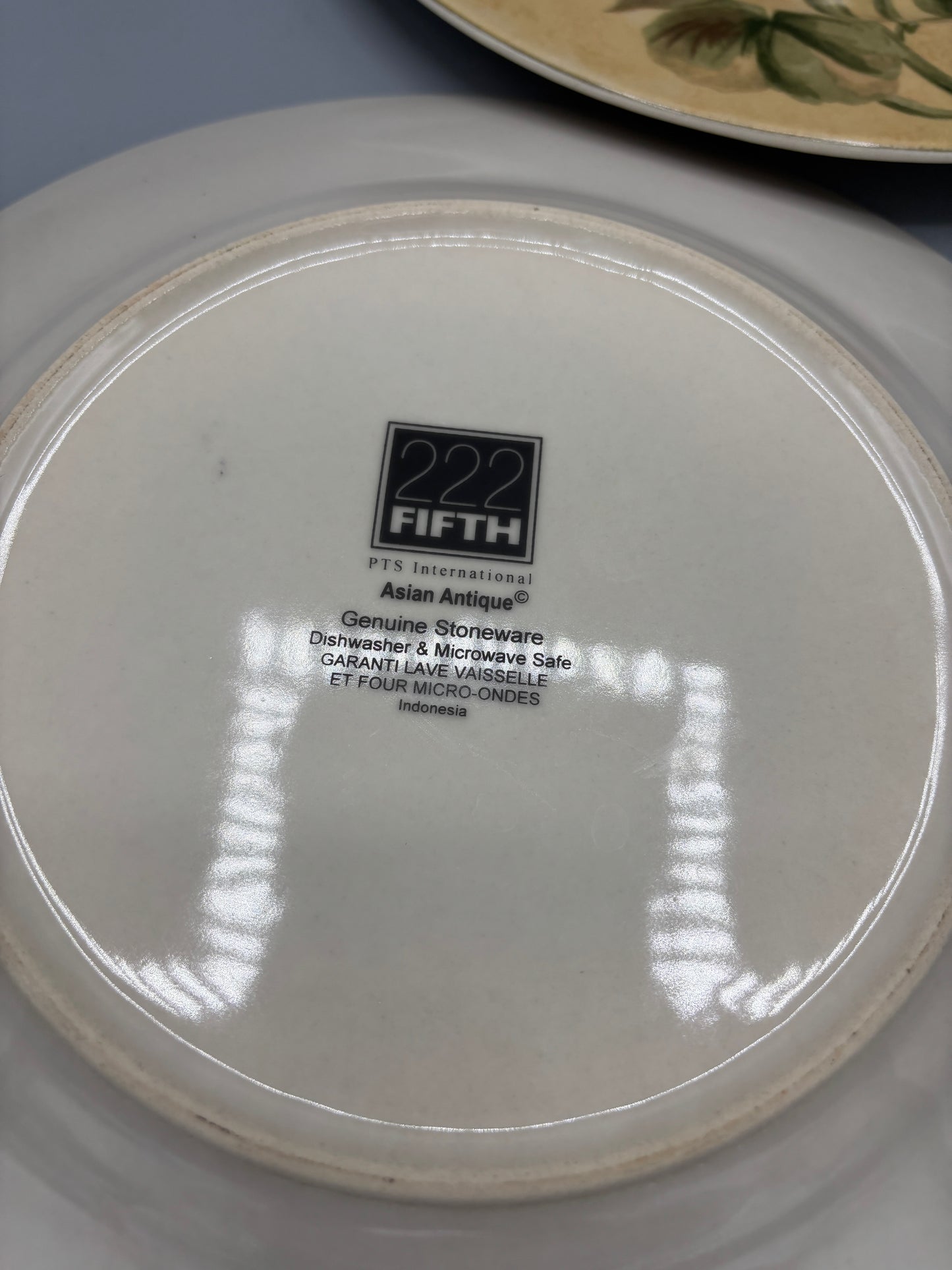 Stoneware dinner plate