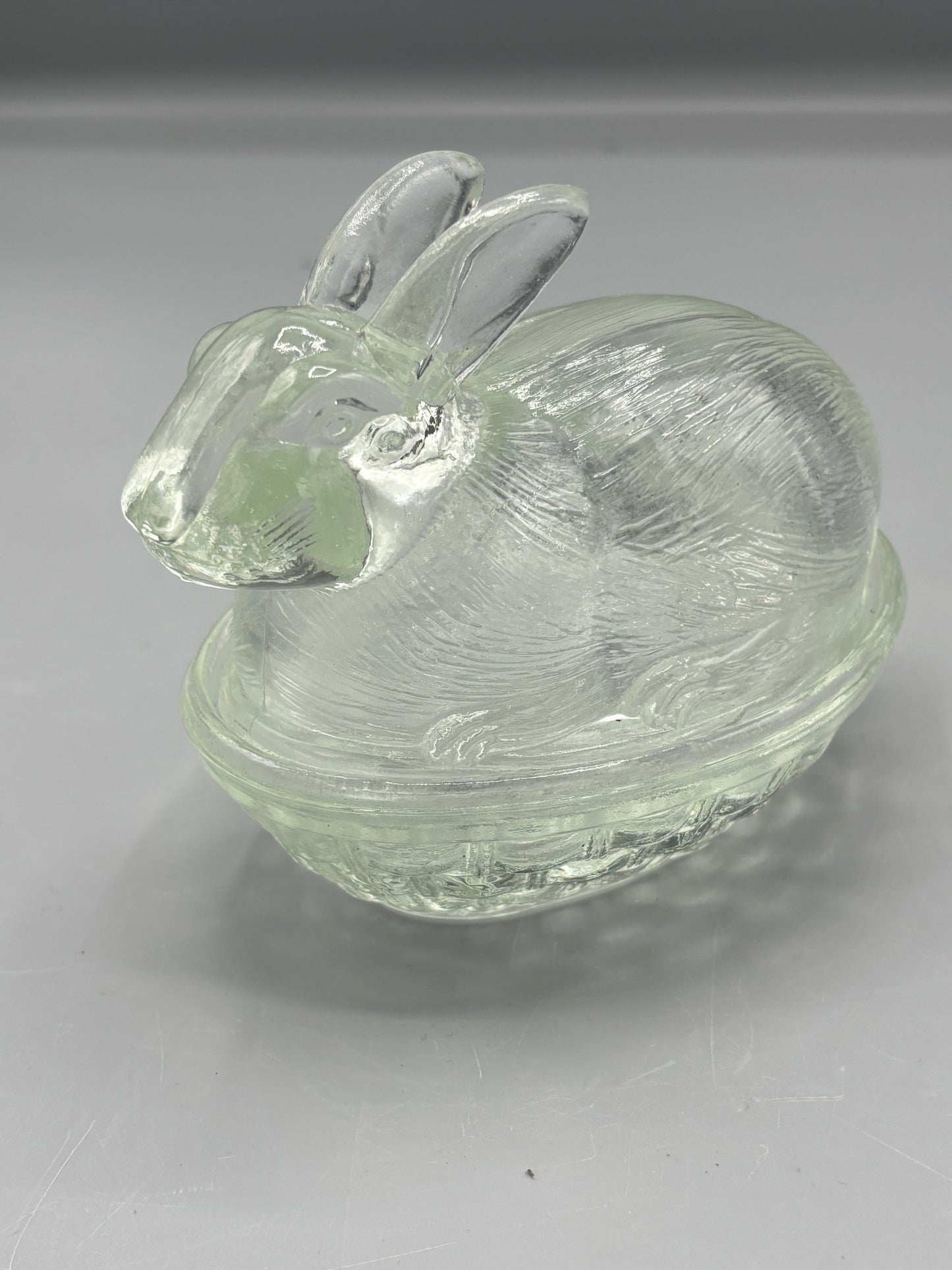Vintage L.E. Smith glass rabbit on nest