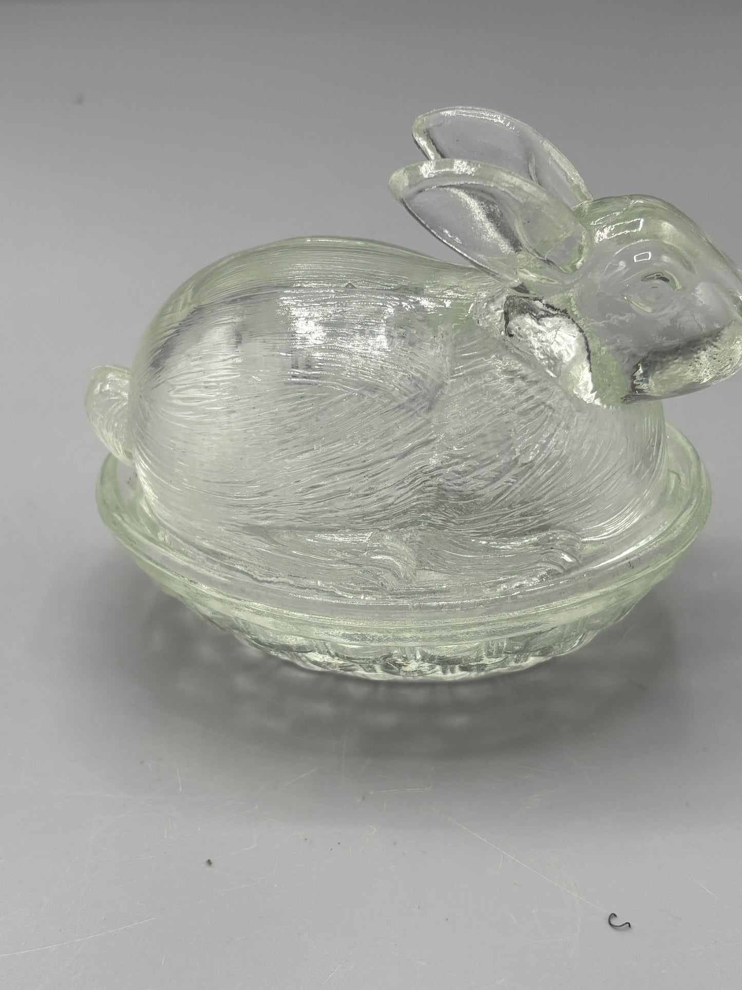 Vintage L.E. Smith glass rabbit on nest