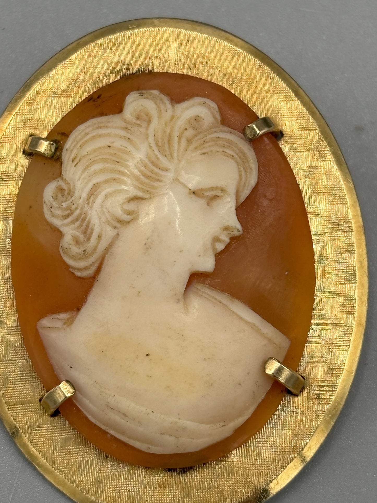 Gold plate Cameo brooch