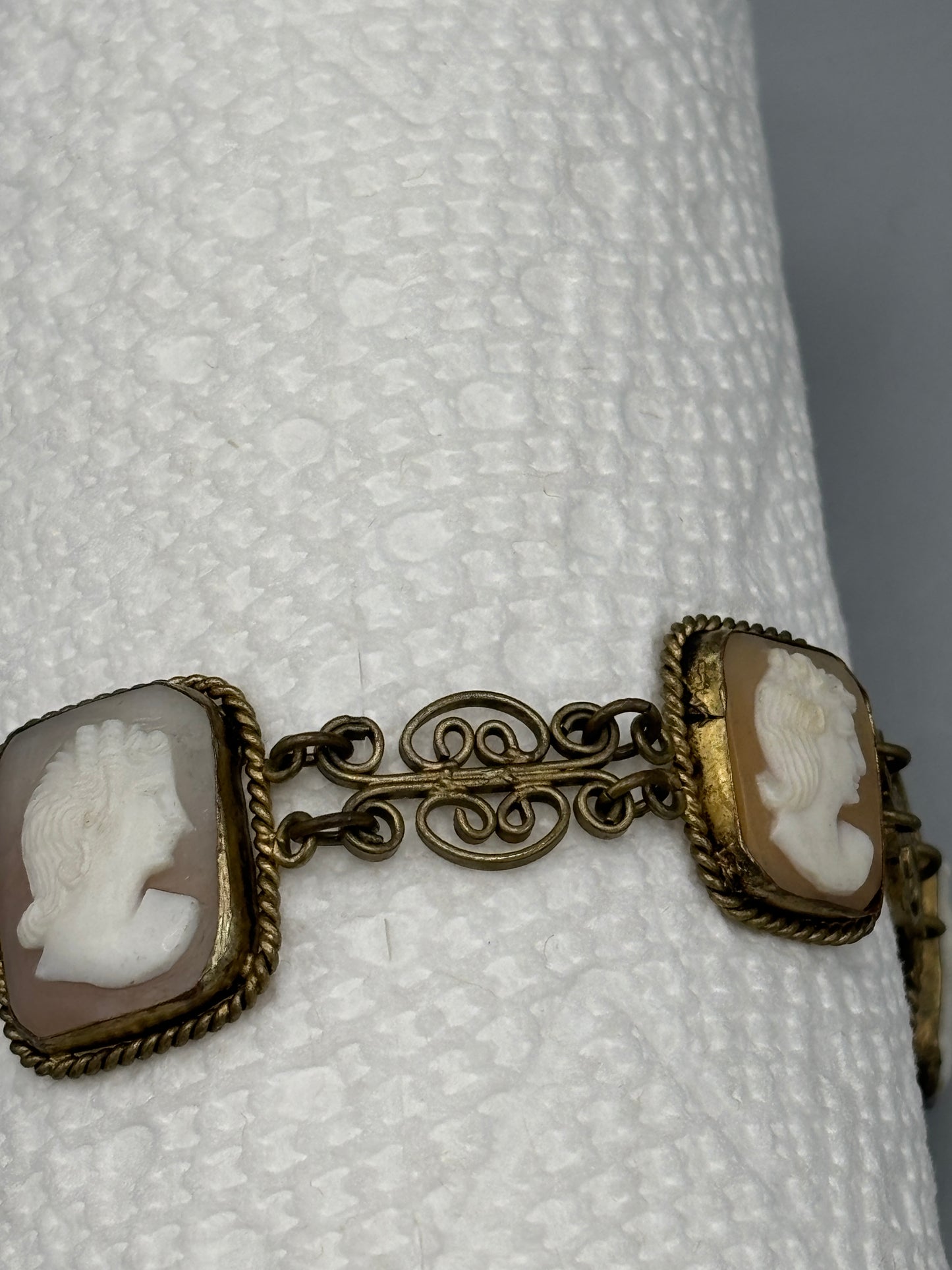 Gold tone filigree 5 Cameo bracelet