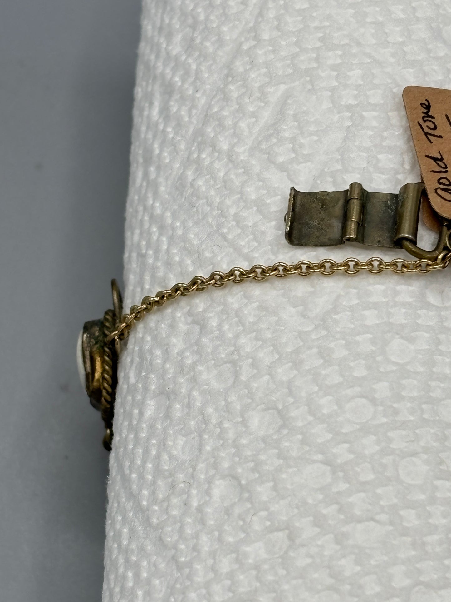 Gold tone filigree 5 Cameo bracelet