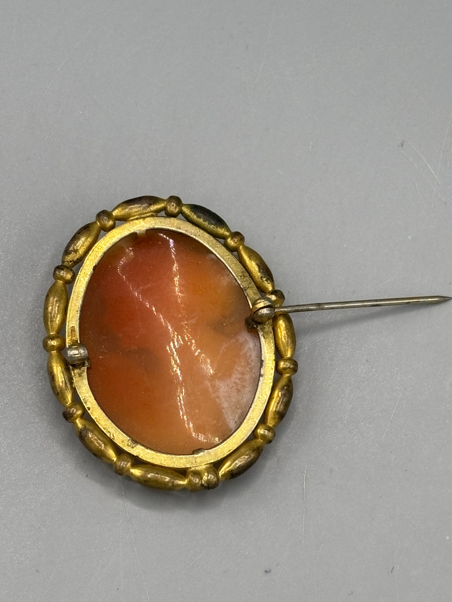 Vintage gold tone Lady Cameo brooch
