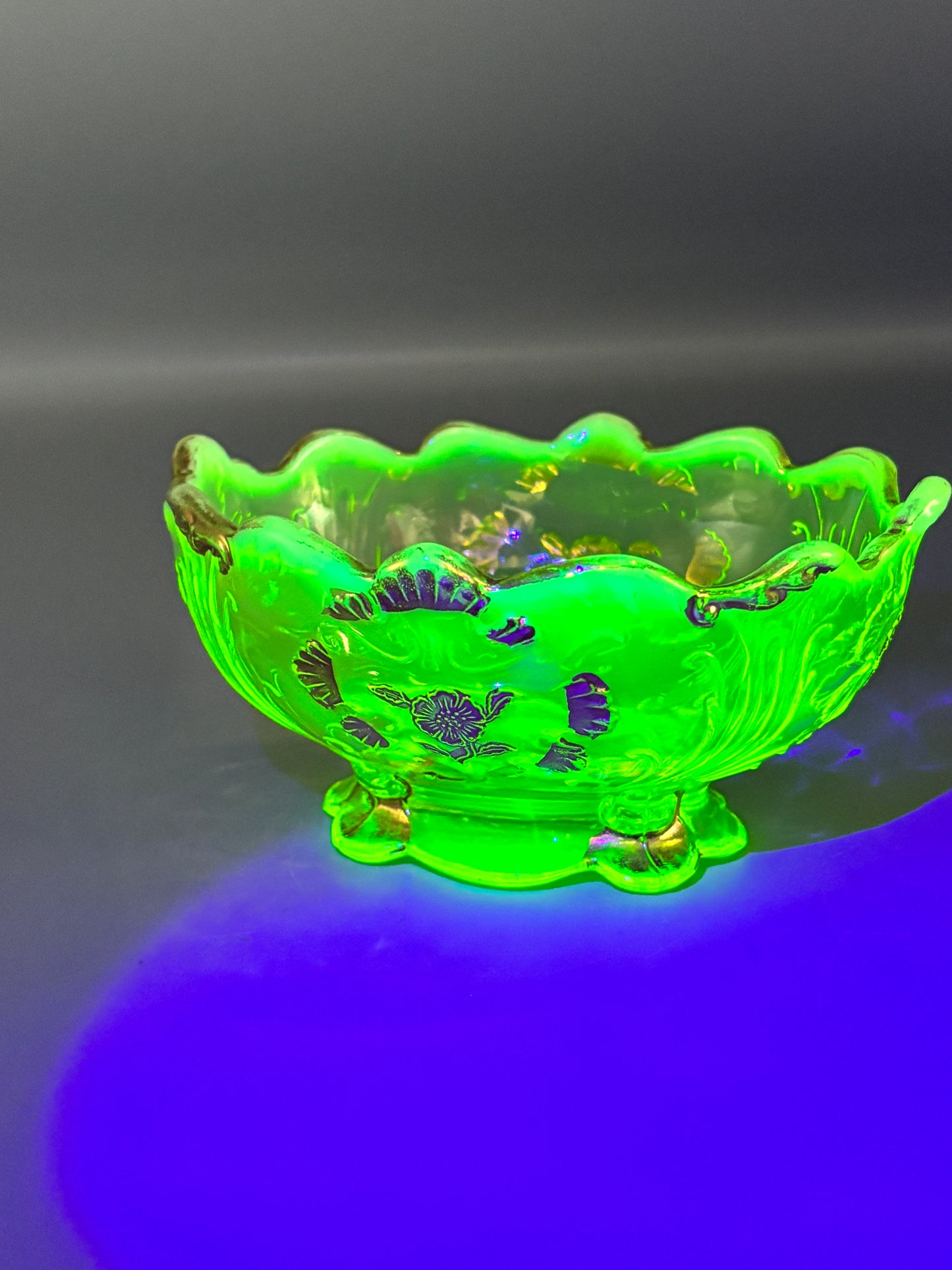 Vintage Vaseline gold trim Opalescent glass bowl