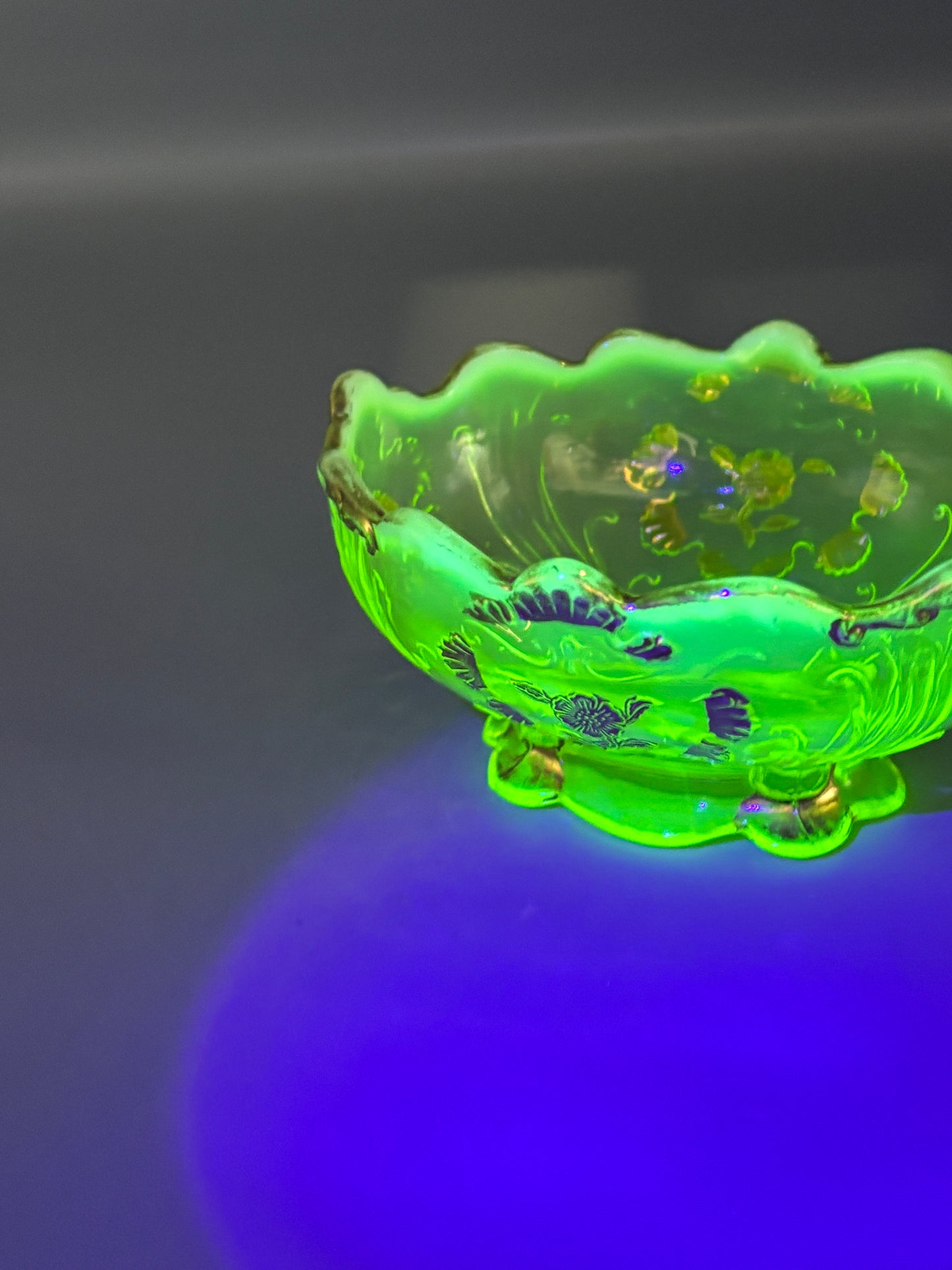 Vintage Vaseline gold trim Opalescent glass bowl