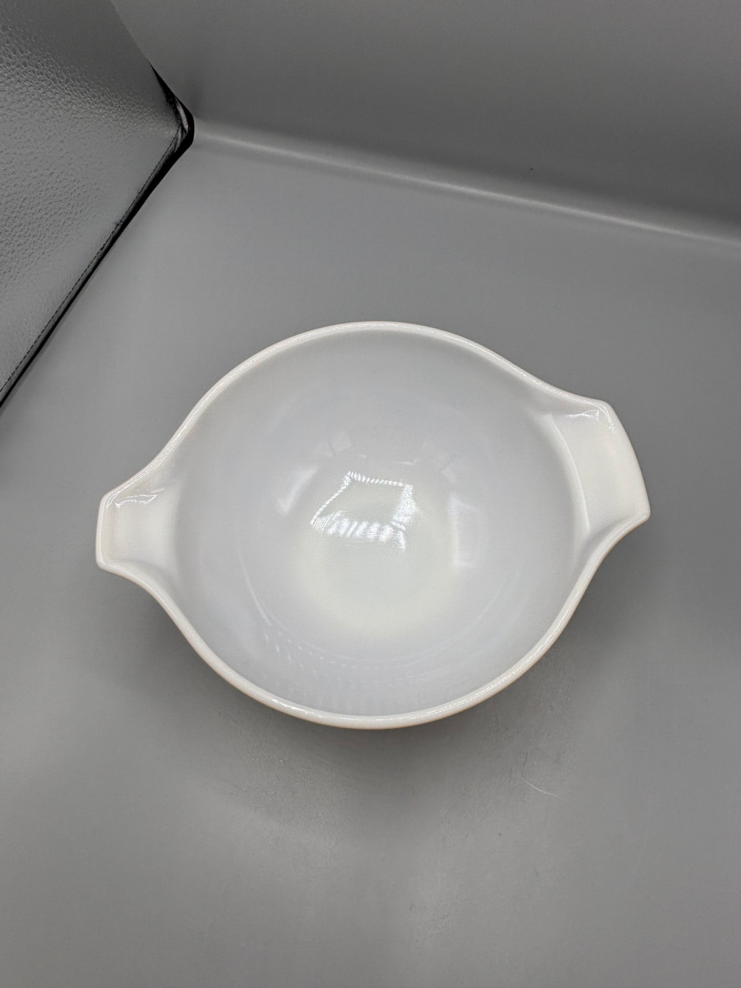Vintage Pyrex Americana Cinderella 1 1/2 qt bowl
