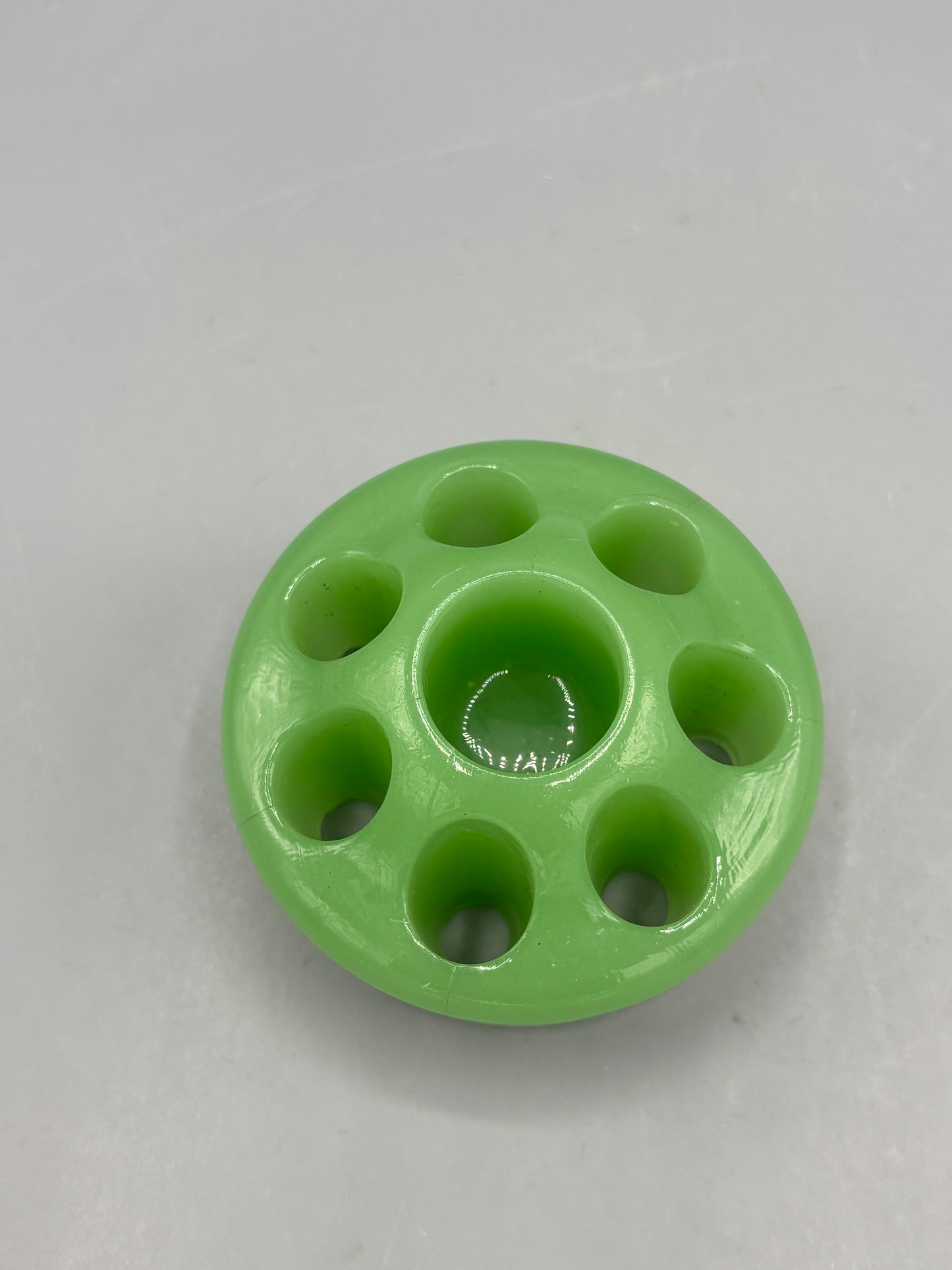 Vintage Fenton Jadeite green glass flower frog