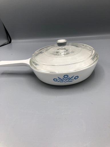 Vintage Corningware 1 pint flower with lid
