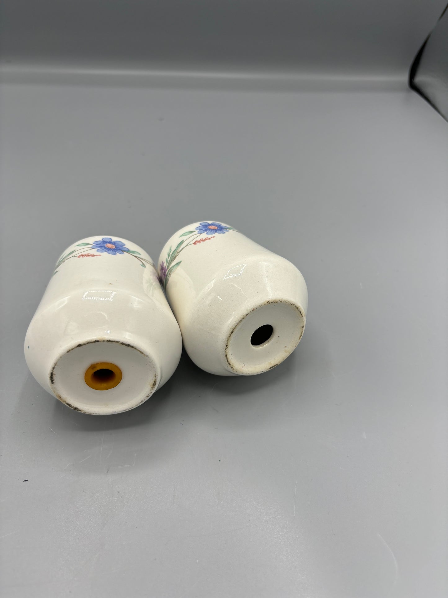 Onieda "Ava" salt & pepper shakers