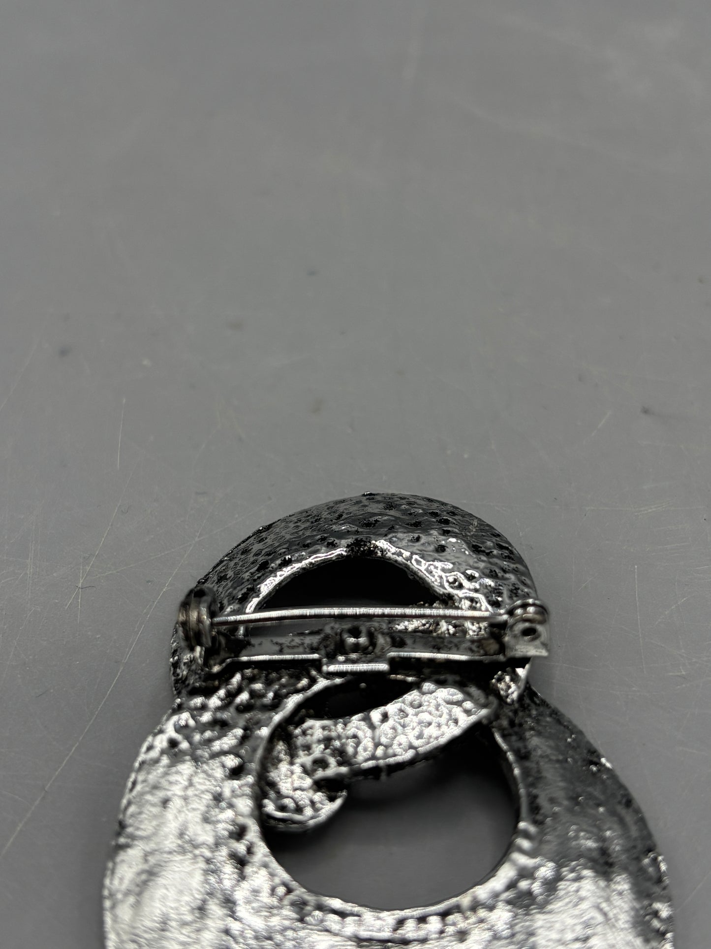 Vintage circle brooch
