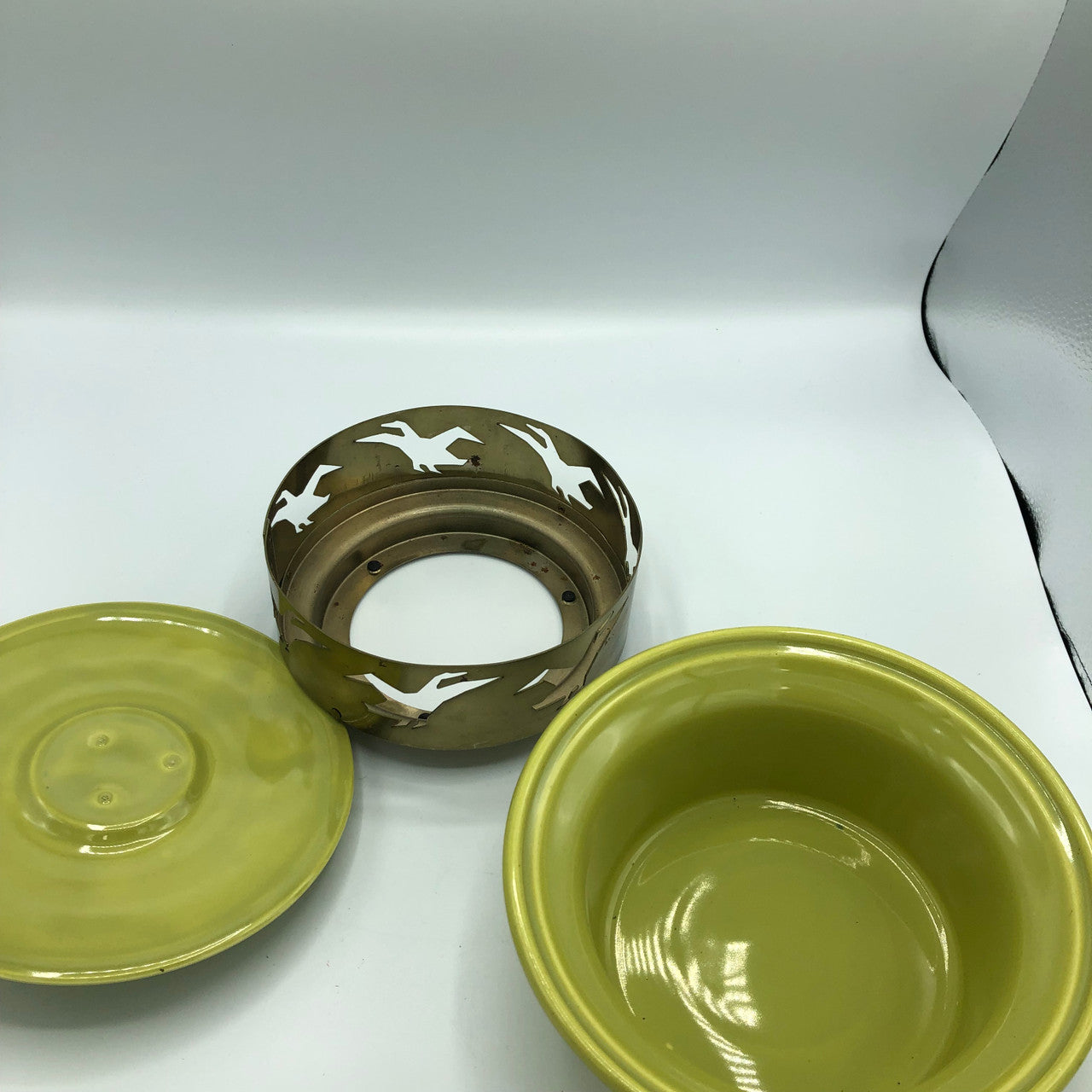 Baur lime green covered Casserole dish