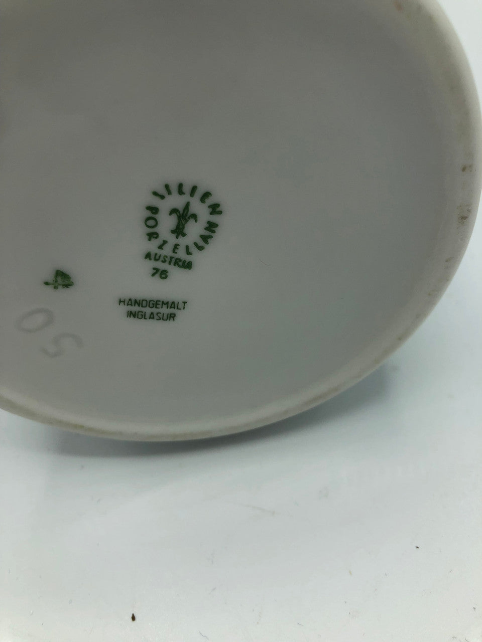 Lilien Porzellan Handgemalt Inglasur Floral Pitcher