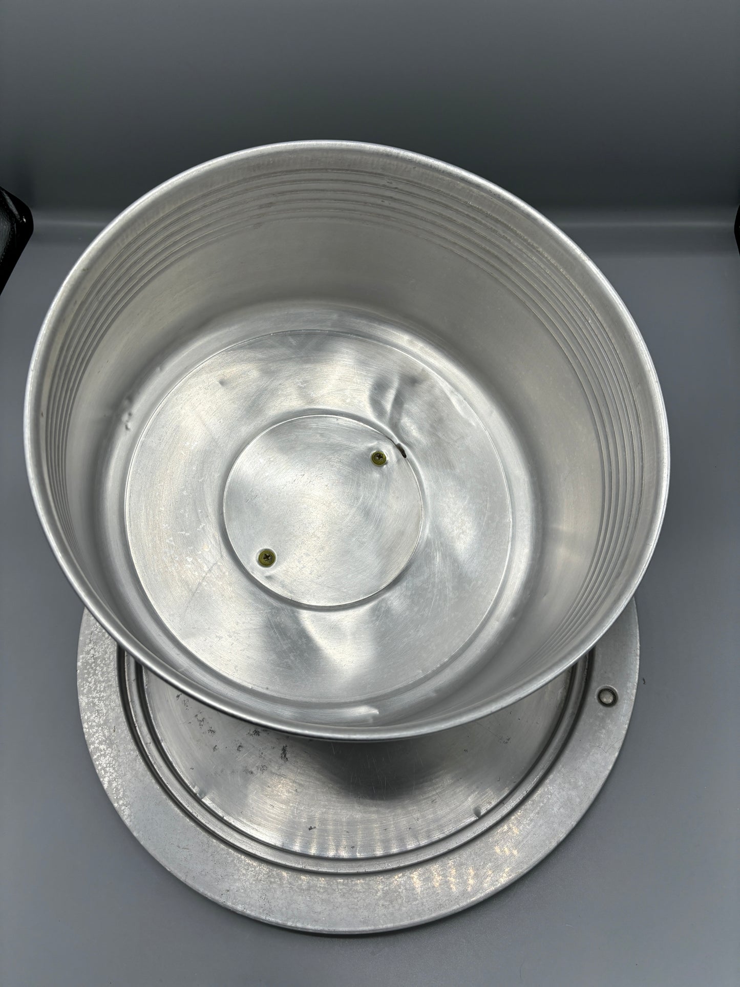 Vintage Regal Ware Aluminum Cake Carrier