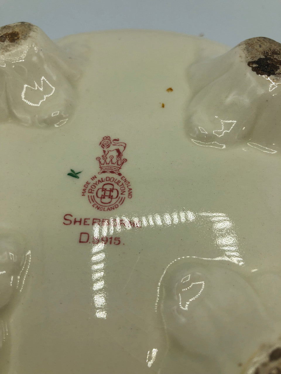 Bowl with lid by Royal Doulton Sherbourne