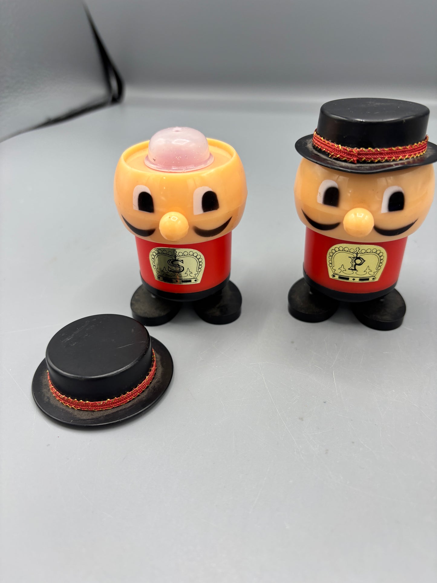 Vintage Beefeater Guards Salt & Pepper
