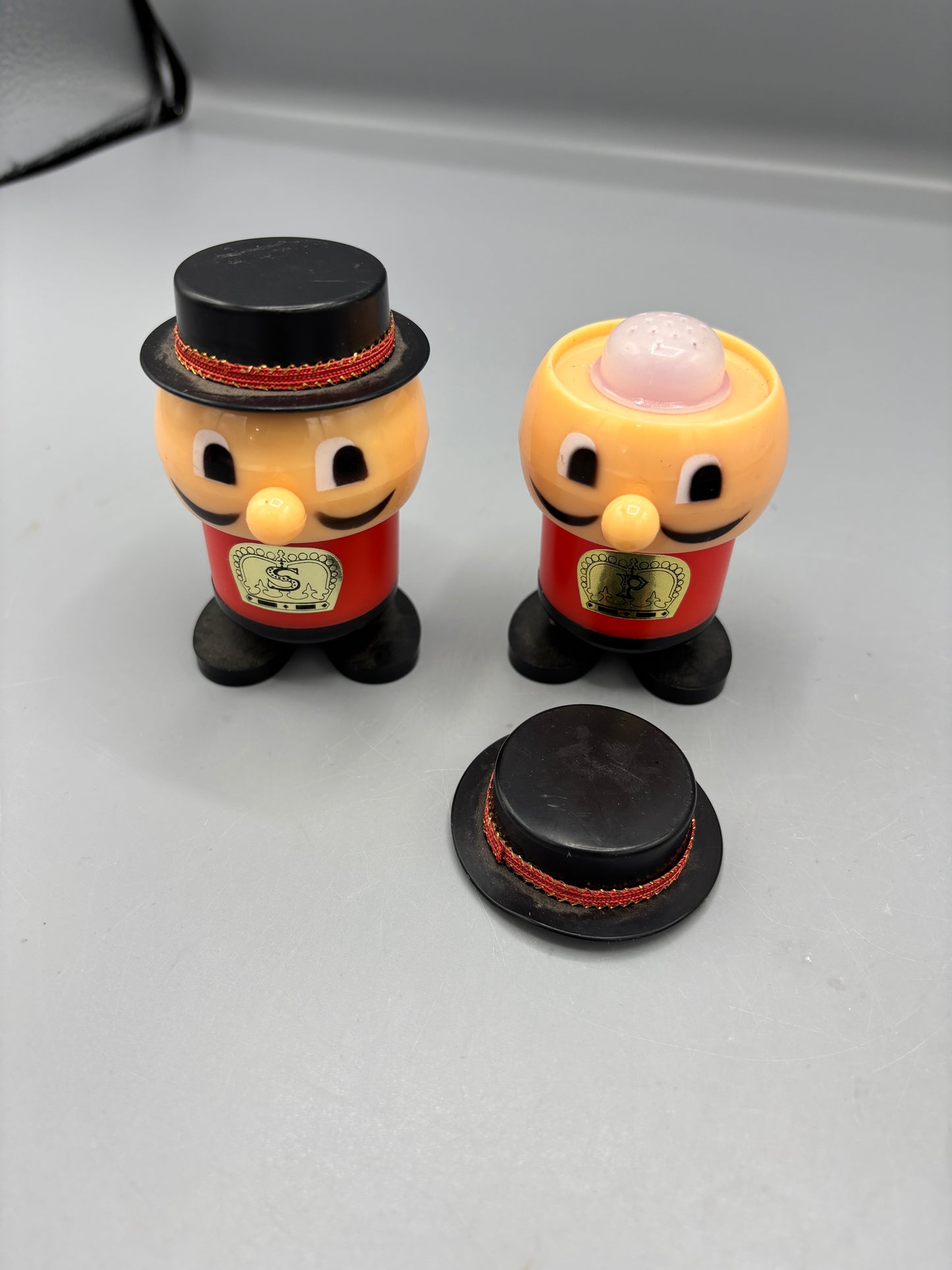 Vintage Beefeater Guards Salt & Pepper