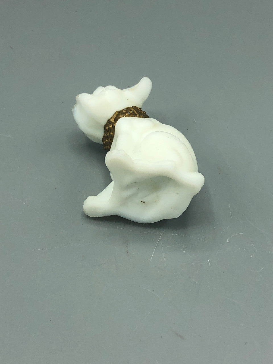 Westmoreland milk glassbulldog figure