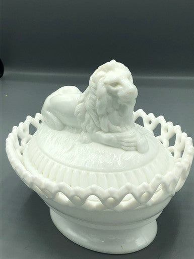 Vintage Atlerbury milk glass lion on nest