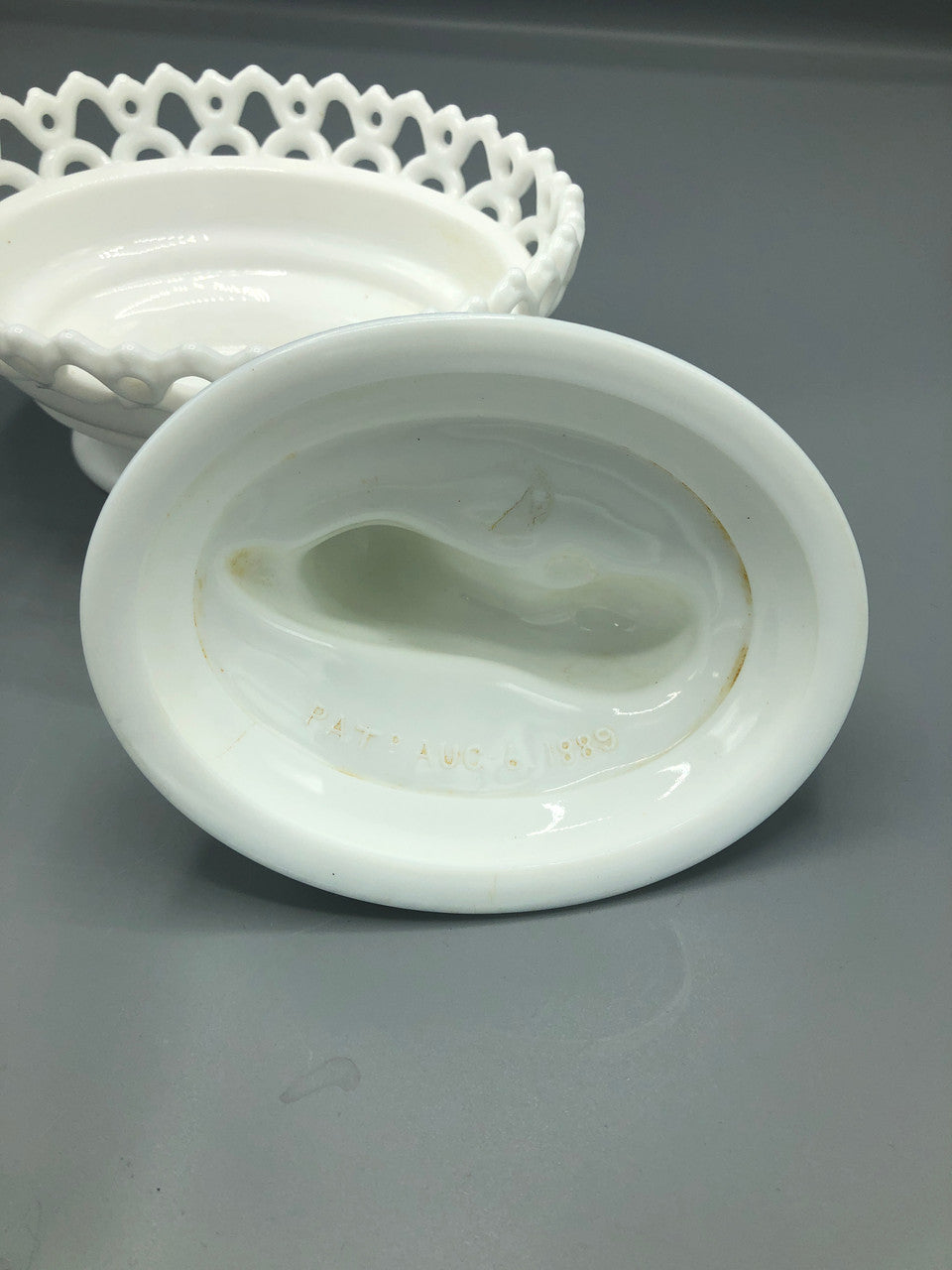 Vintage Atlerbury milk glass lion on nest