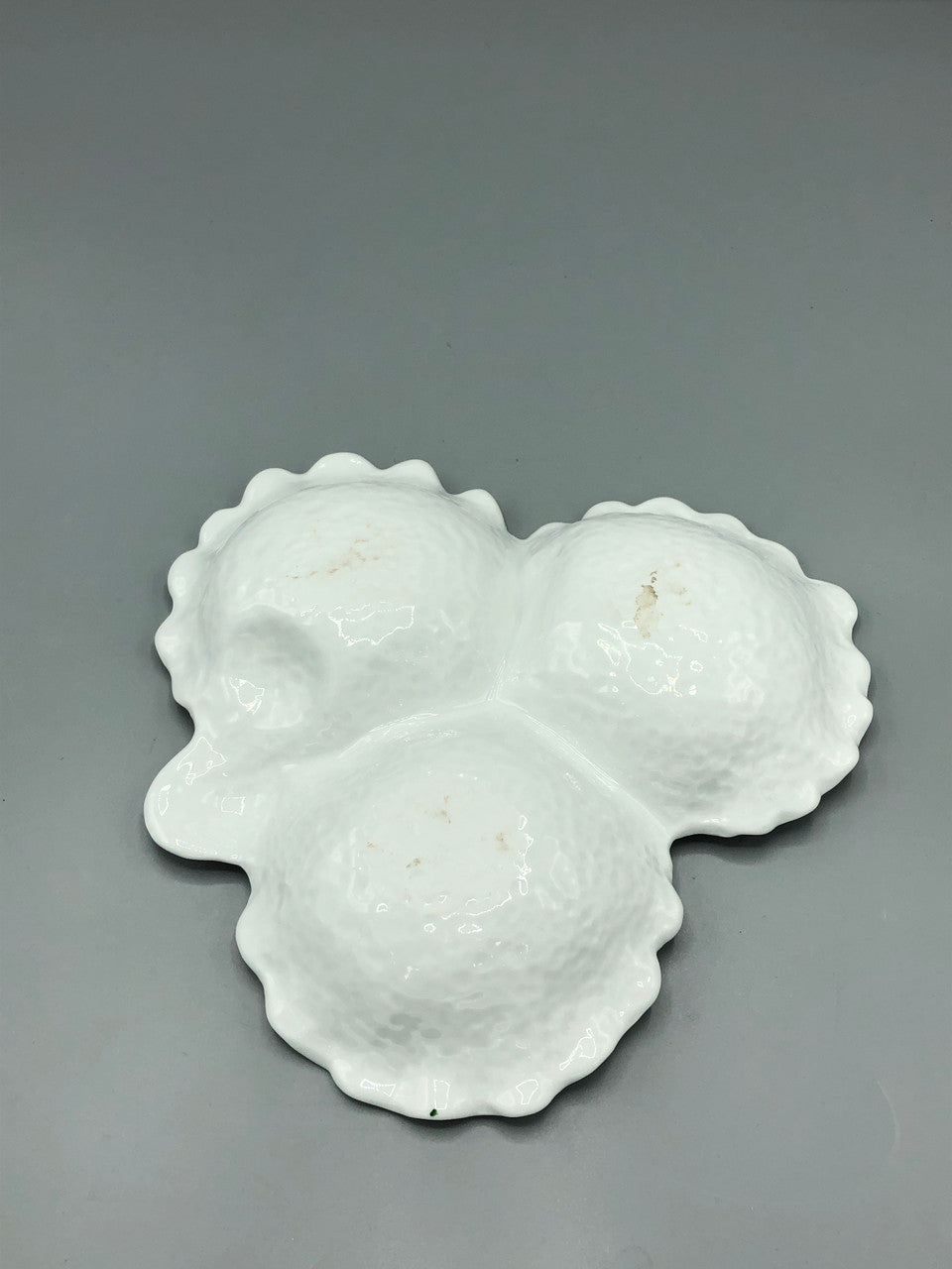 White 3 divided Apple design