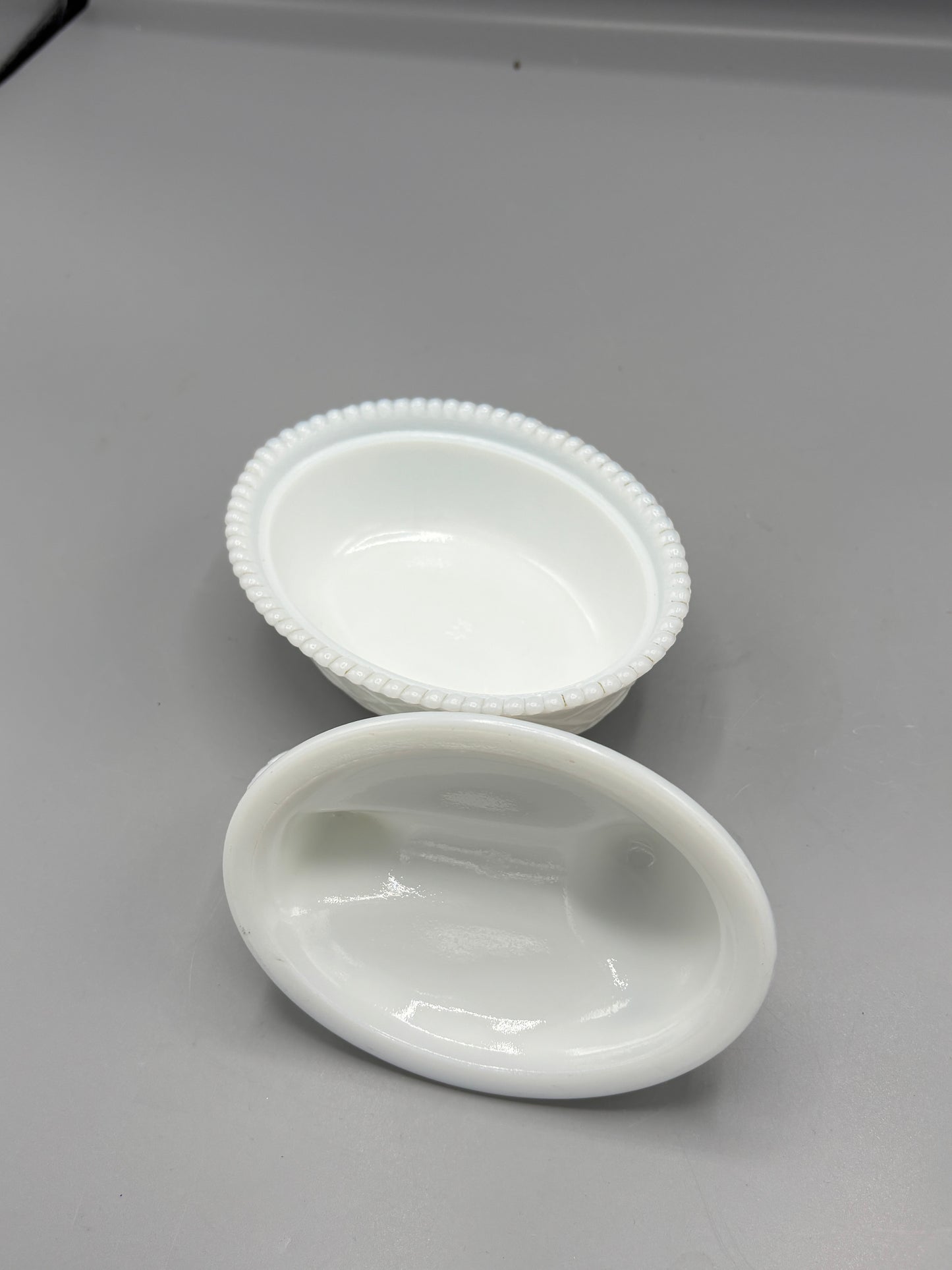 Vintage Westmoreland milk glass Hen on Nest
