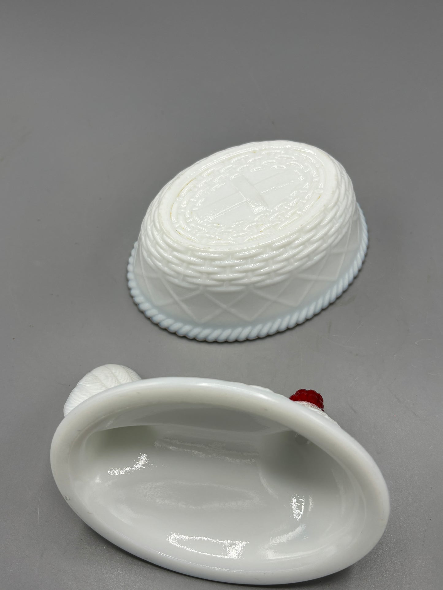 Vintage Westmoreland milk glass Hen on Nest