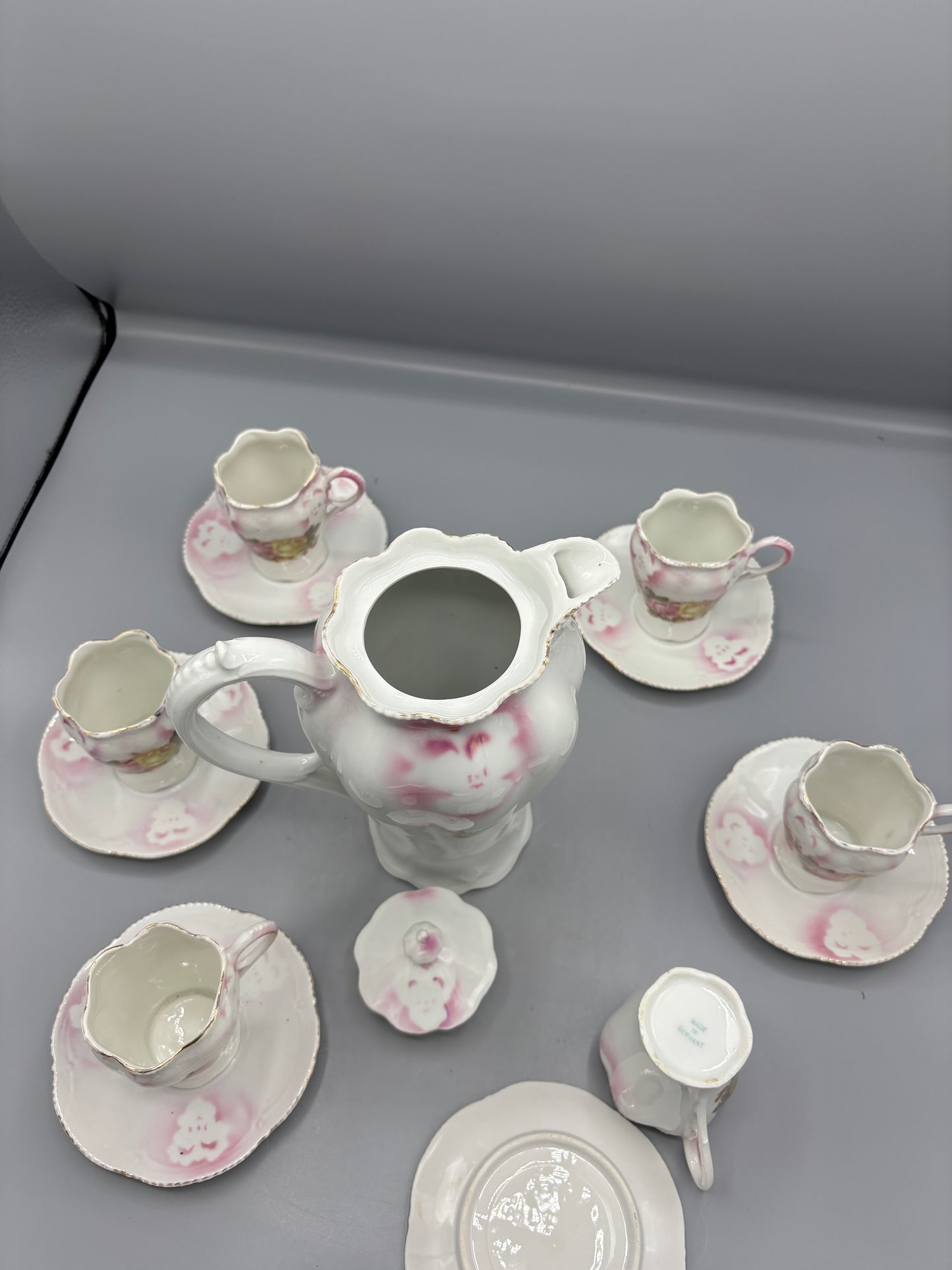 Vintage Chocolate pot with 6 cups & saucers