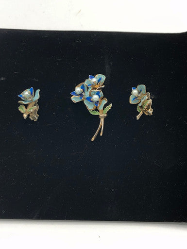 Weiss Enamel Pearl Flower brooch w/Clip On Earrings