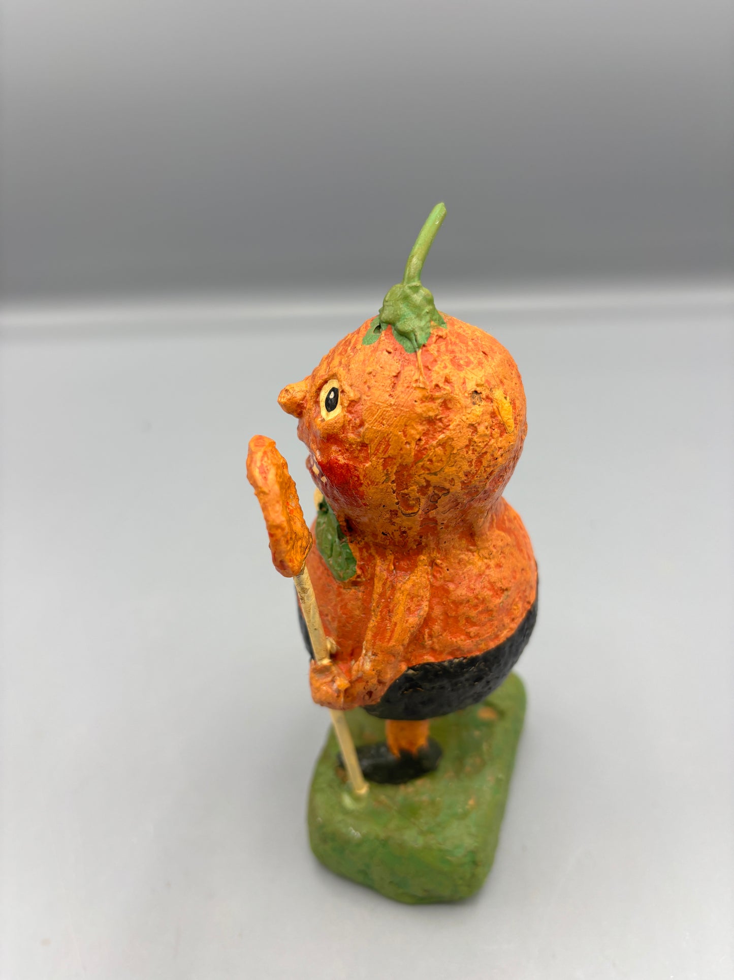 Resin pumpkin head figure