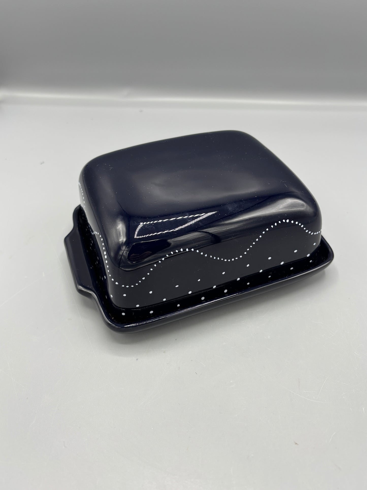 Ceramic covered butter or cheese dish