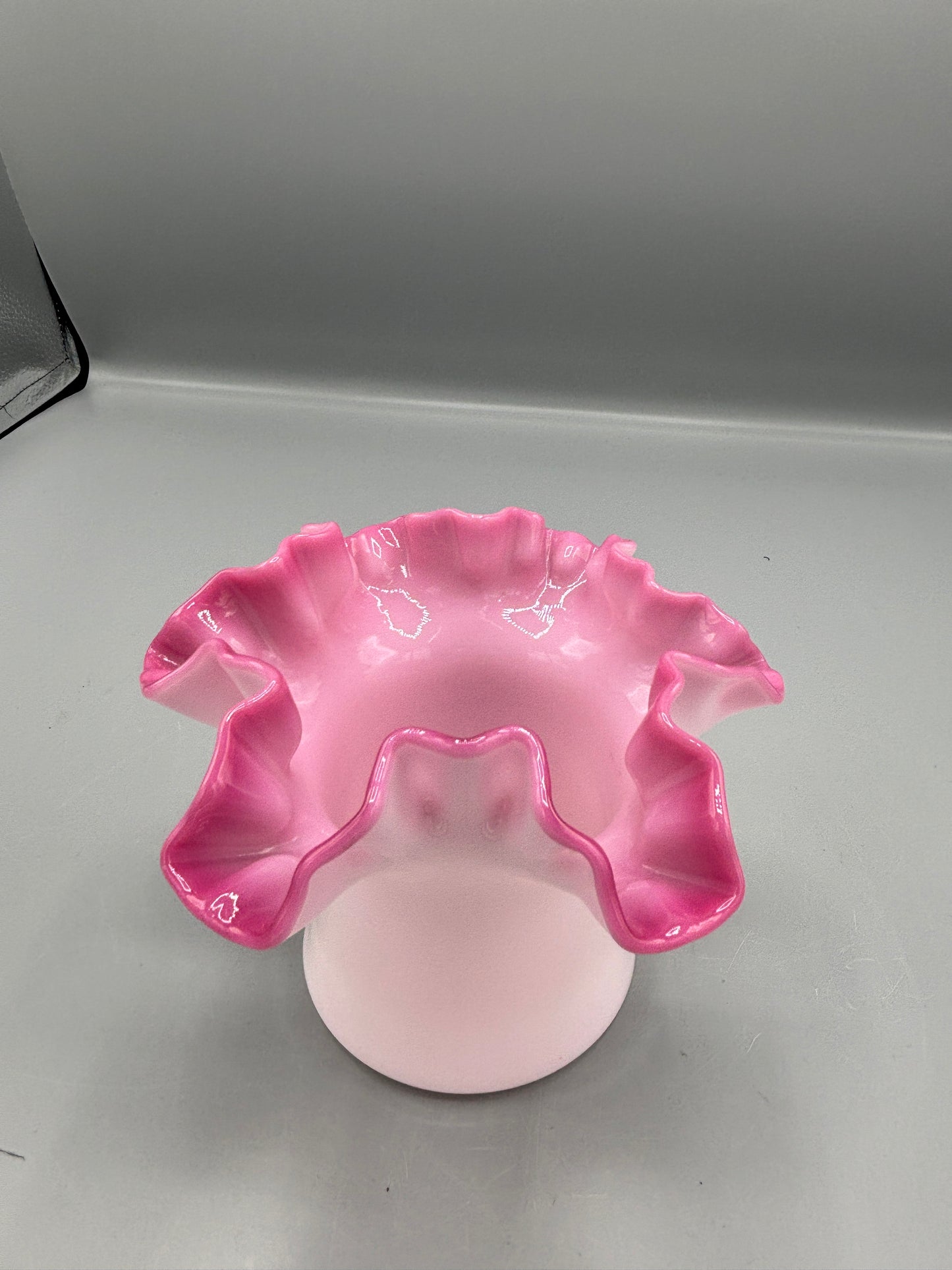 Vintage Fenton ruffled top hat vase