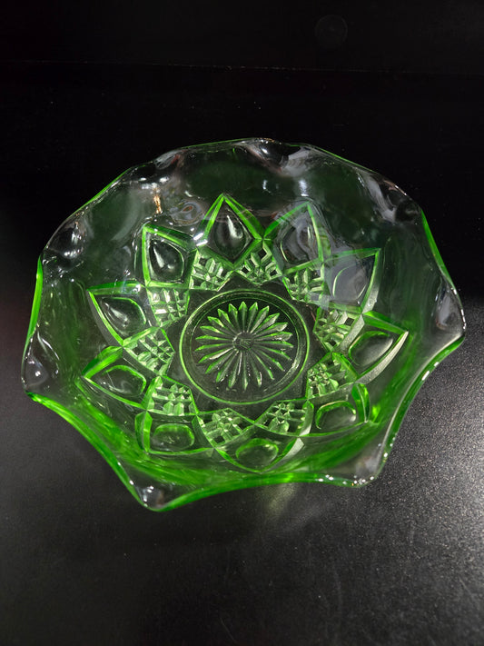 Vintage Hazel Atlas green Uranium glass bowl