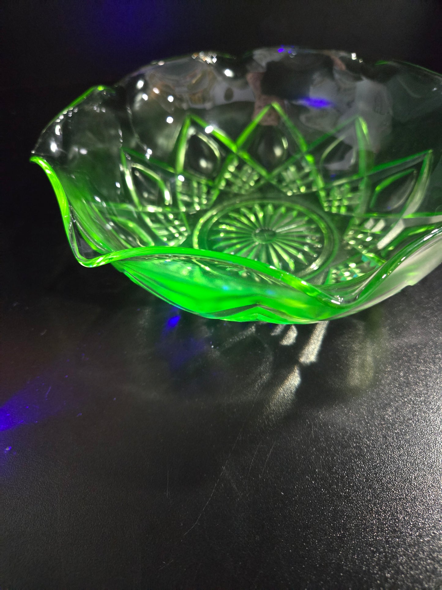 Vintage Hazel Atlas green Uranium glass bowl