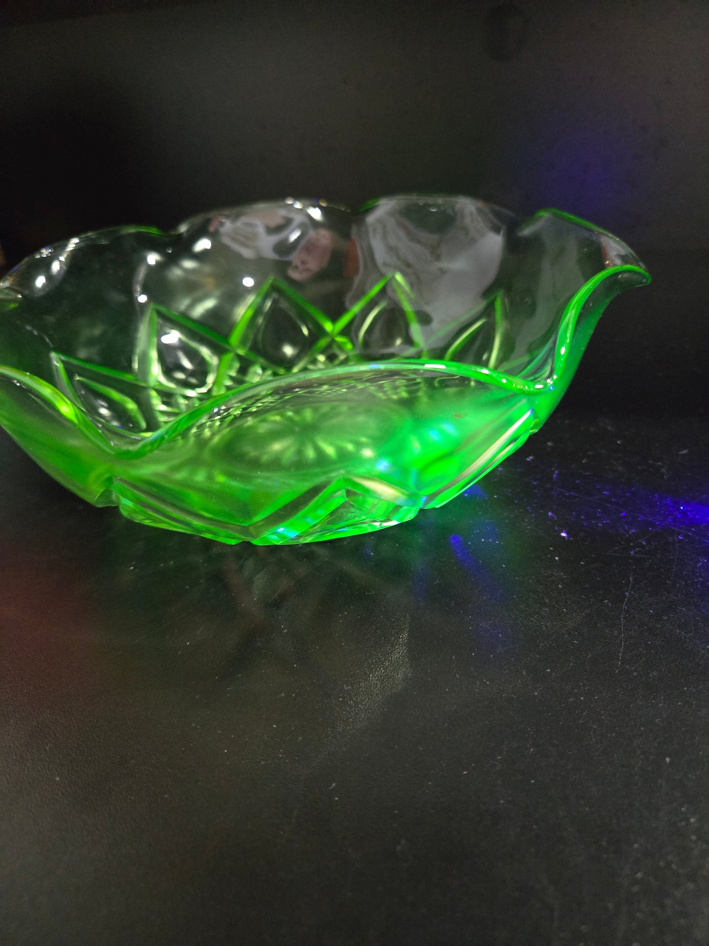 Vintage Hazel Atlas green Uranium glass bowl