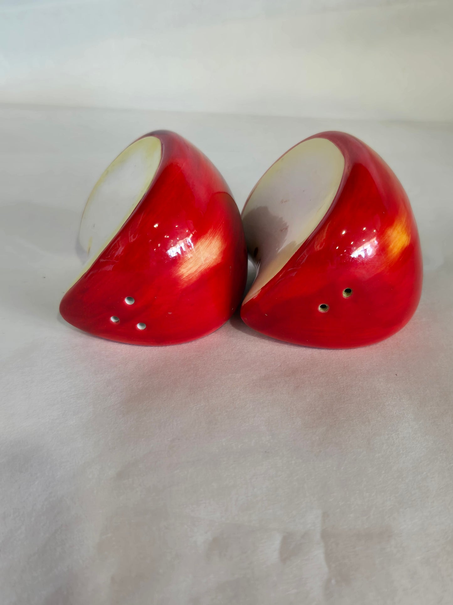 ceramic salt and pepper apple slices set on matching tray