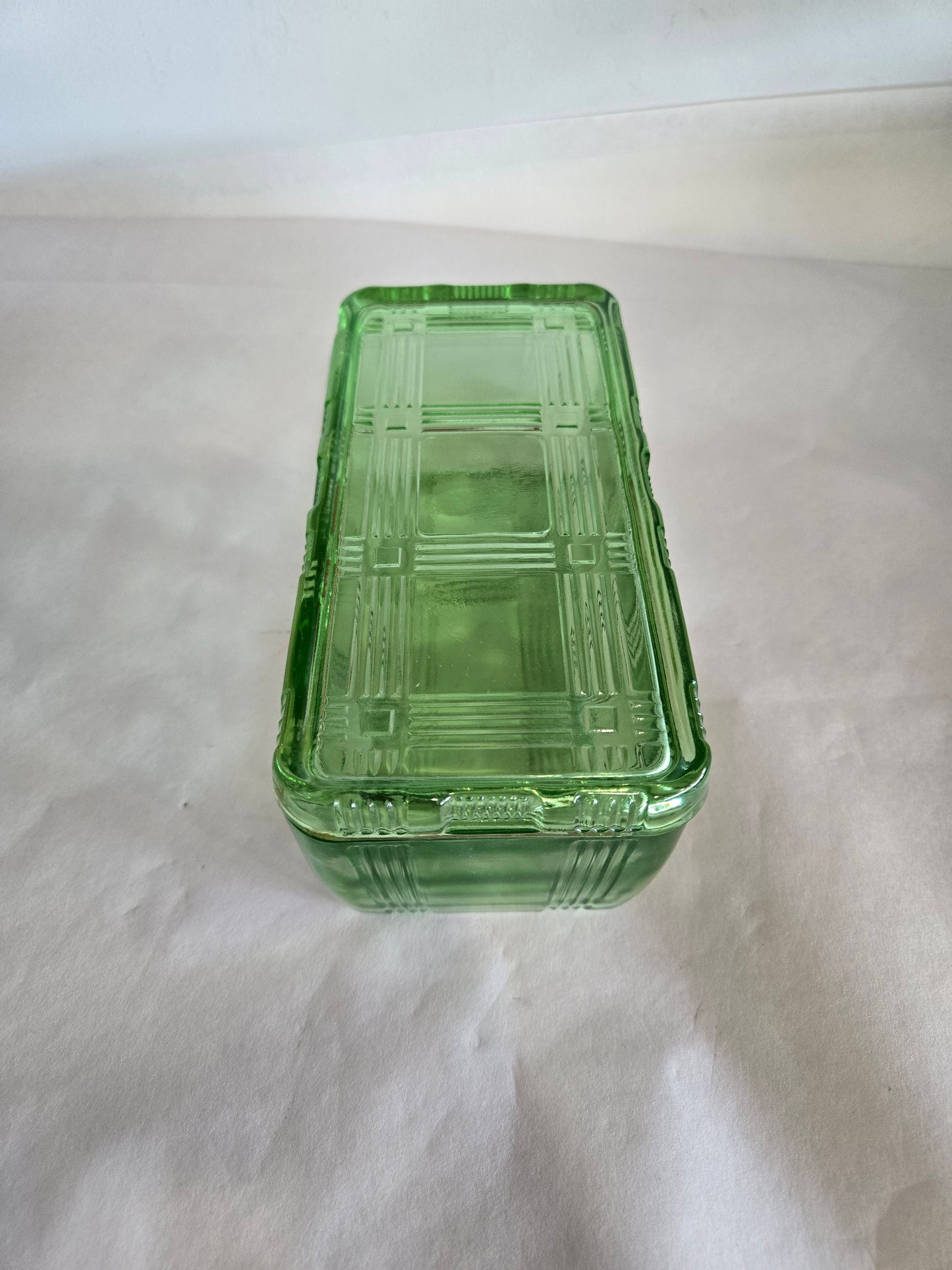 Vintage uranium hazel atlas criss cross refrigerator dish