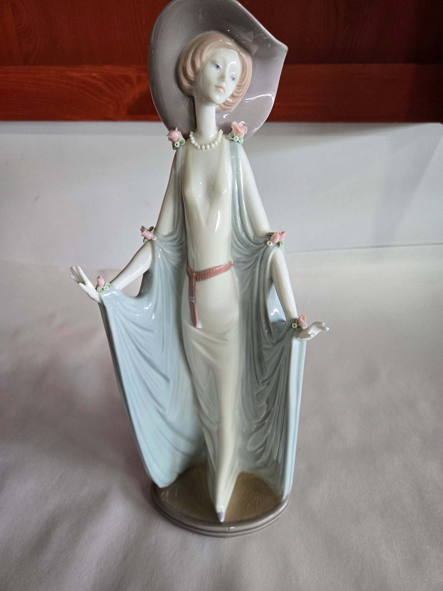 Vintage Lladro Porcelain Lady in a Hat & Flowing Gown