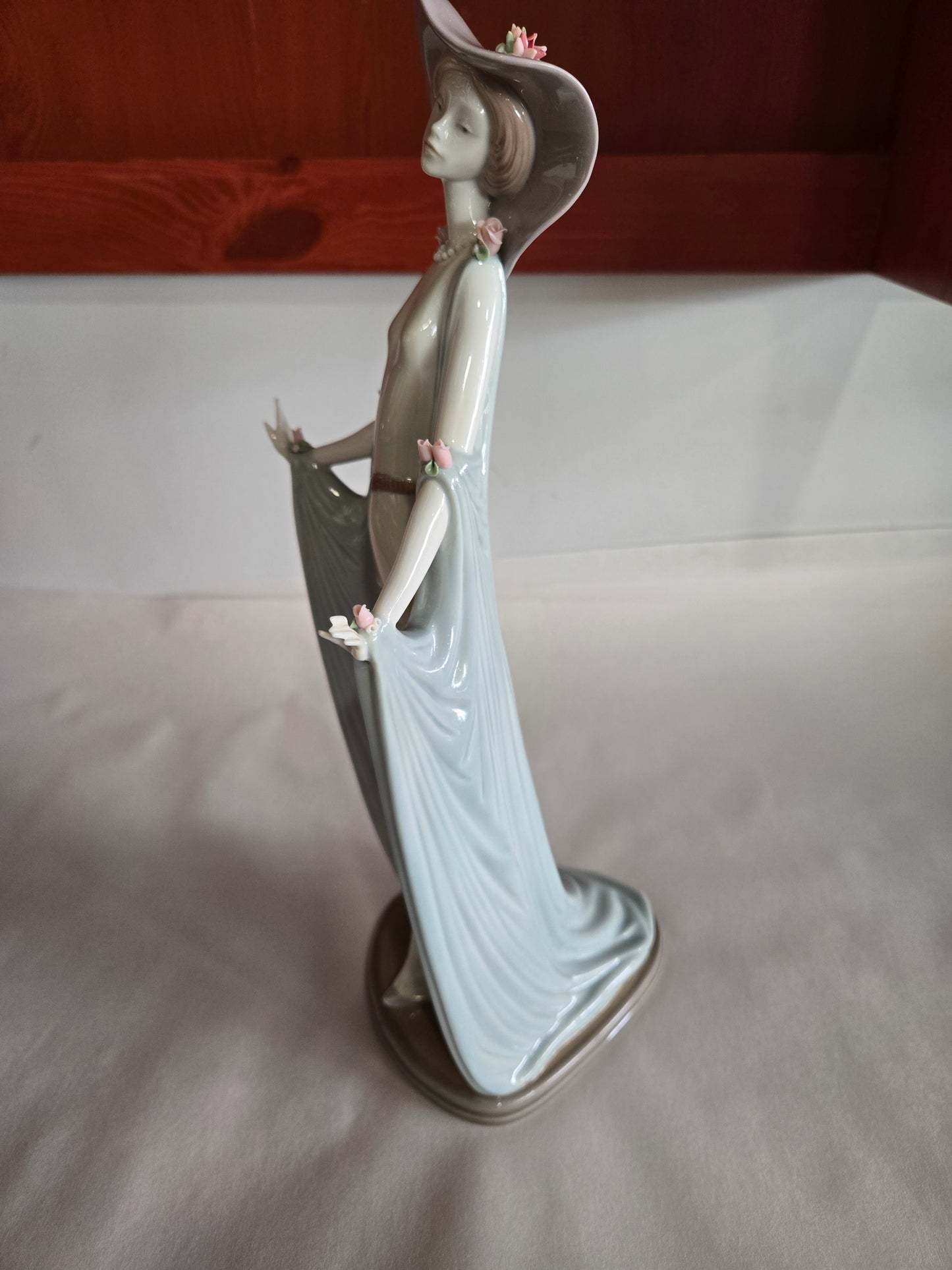 Vintage Lladro Porcelain Lady in a Hat & Flowing Gown