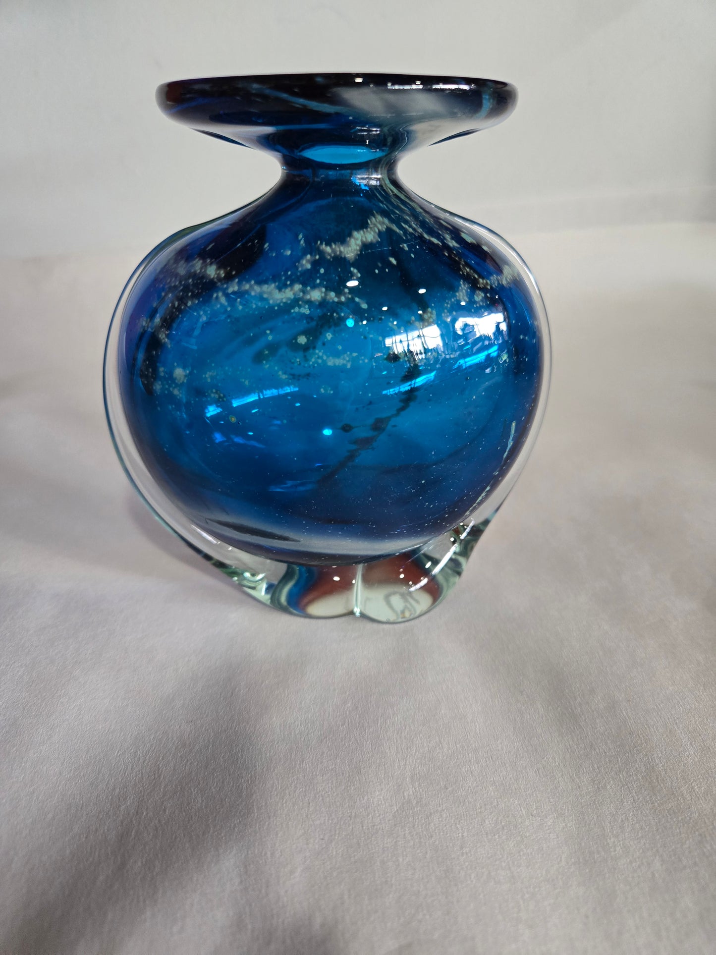 Vtg Madina Art Glass Vase in Sand and Sea Pattern