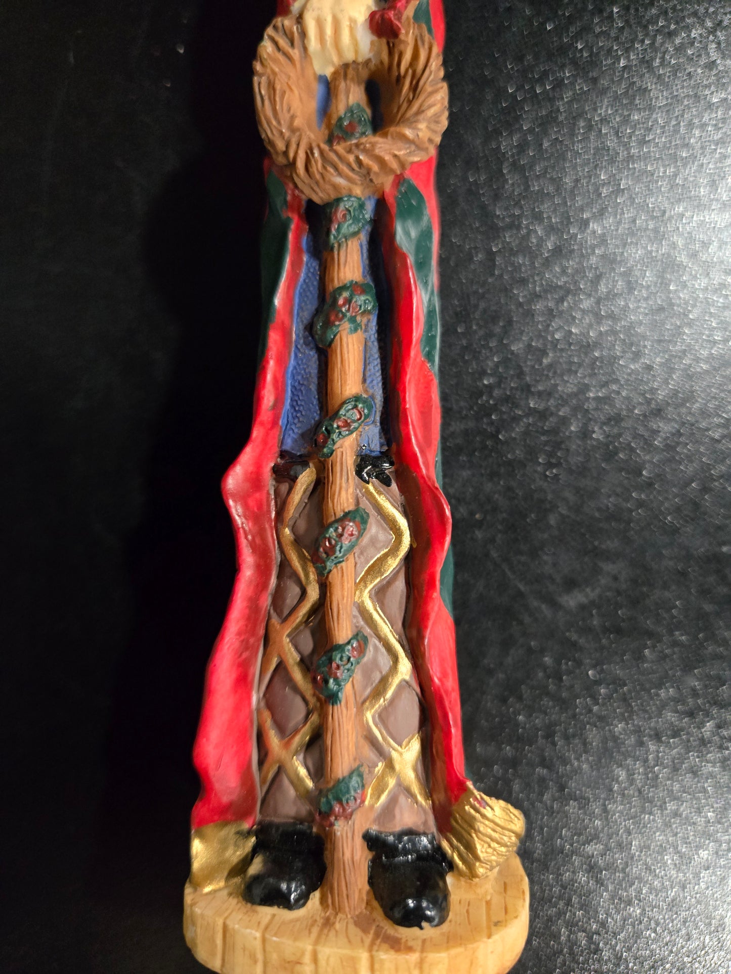 Resin Santa Claus holiday wreath