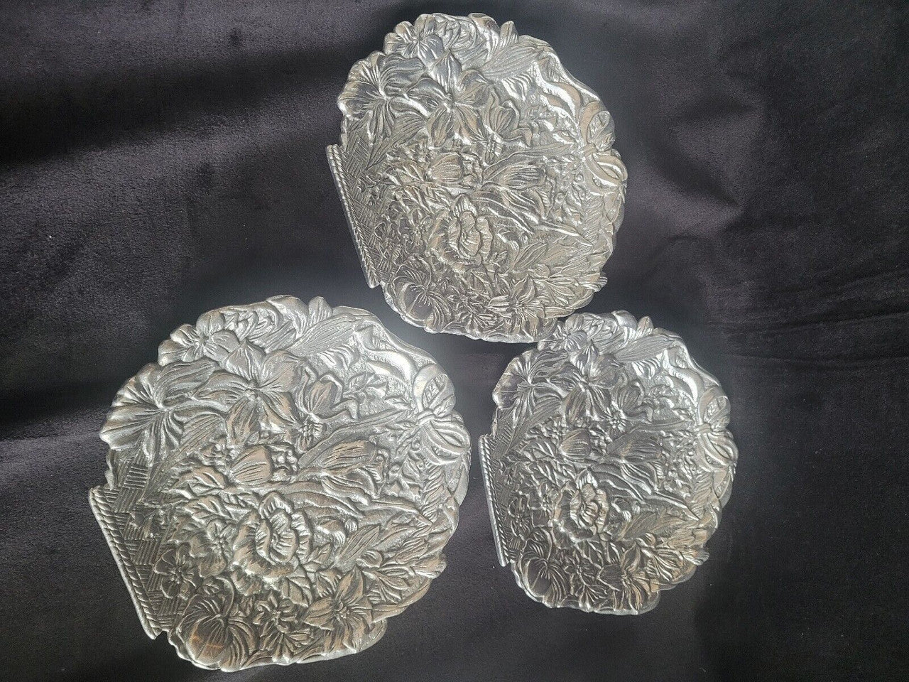 Set of 3 TWN Perfect 1991 Metal Flower Plates