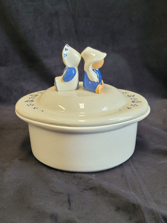 Vintage Round Dutch Oven with Amish Children